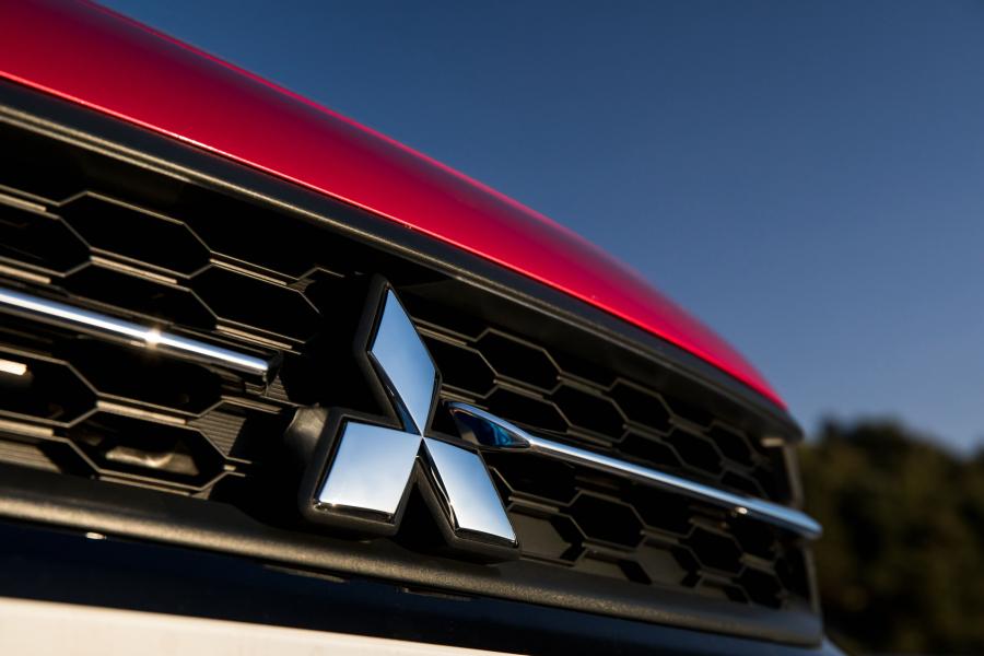 Логотип Mitsubishi ASX 2017 года  (WW) (фото 16 из 41)